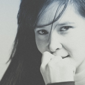 Julie_HeadshotsF1-1608